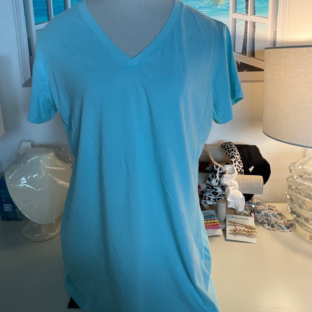 Nike Tee. Dri-Fit. XL.